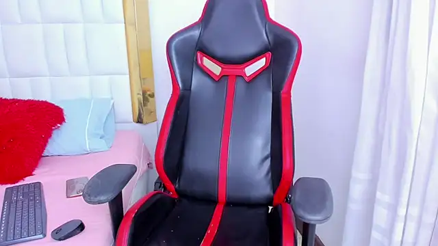 Snapshot of MadelineJackson chatting on 02.16.25 MadelineJackson online show from 02.16.25