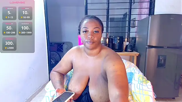 Snapshot of CiaraEbony chatting on 02.12.25 CiaraEbony online show from 02.12.25