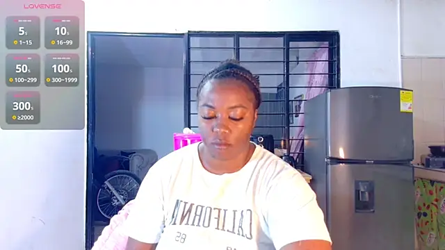 Snapshot of CiaraEbony chatting on 02.14.25 CiaraEbony online show from 02.14.25