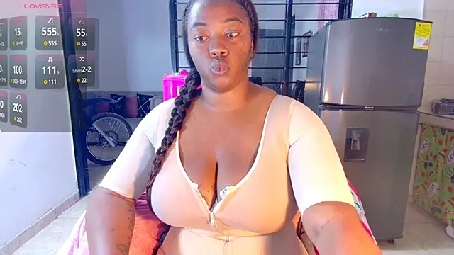 Snapshot of CiaraEbony chatting on 02.26.25 CiaraEbony online show from 02.26.25