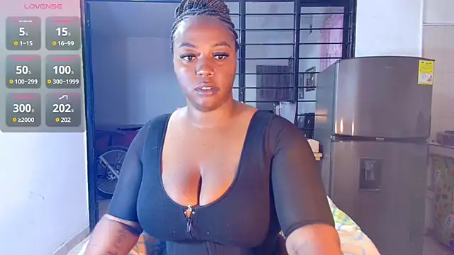 Snapshot of CiaraEbony chatting on 03.07.25 CiaraEbony online show from 03.07.25