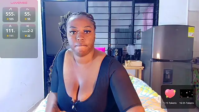 Snapshot of CiaraEbony chatting on 03.09.25 CiaraEbony online show from 03.09.25
