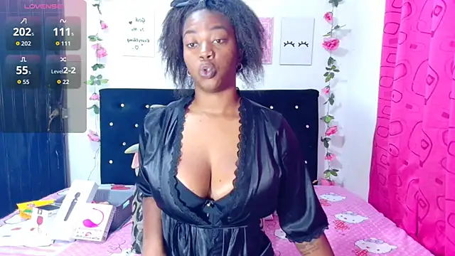 Snapshot of CiaraEbony chatting on 10.11.25 CiaraEbony online show from 10.11.25
