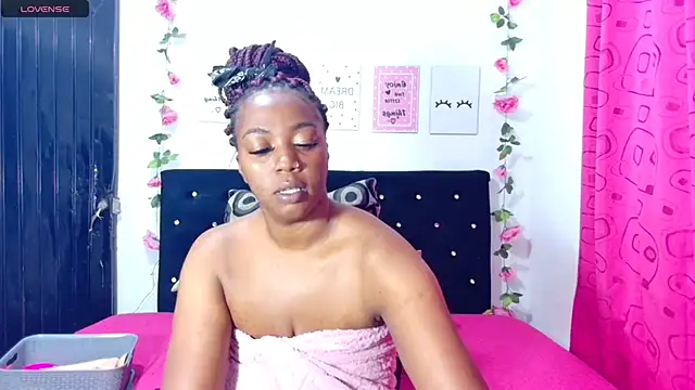 Snapshot of CiaraEbony chatting on 10.22.25 CiaraEbony online show from 10.22.25