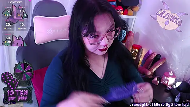 LiloMoon69 online show from 11.21.25