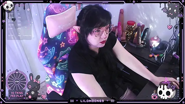 Snapshot of LiloMoon69 chatting on 06.25.26 LiloMoon69 online show from 06.25.26
