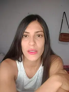 Snapshot of aleja_2024 chatting on 03.14.25 aleja 2024 online show from 03.14.25