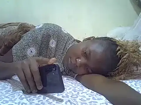 Snapshot of pretty_vivy chatting on 03.23.25 pretty vivy online show from 03.23.25