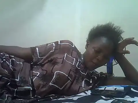 Snapshot of pretty_vivy chatting on 12.17.25 pretty vivy online show from 12.17.25