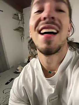 Snapshot of Valentino_Xander chatting on 02.13.26 Valentino Xander online show from 02.13.26