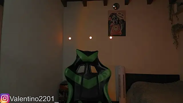 Snapshot of Valentino_Xander chatting on 03.15.26 Valentino Xander online show from 03.15.26