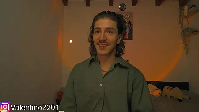 Snapshot of Valentino_Xander chatting on 03.26.26 Valentino Xander online show from 03.26.26