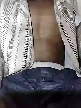 PineappleSkeyes online show from 01.04.25