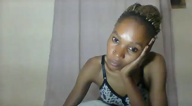 Sweetpetite254 online show from 02.25.25