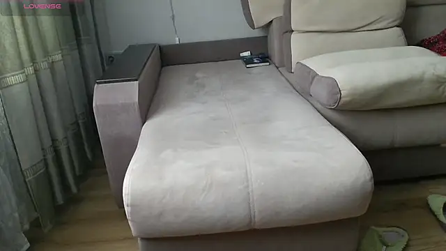 MilaaMilaa online show from 12.18.25