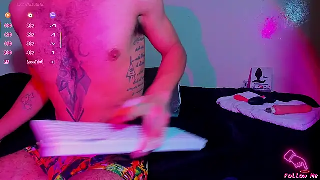 Piggy Eddy online show from 04.27.26