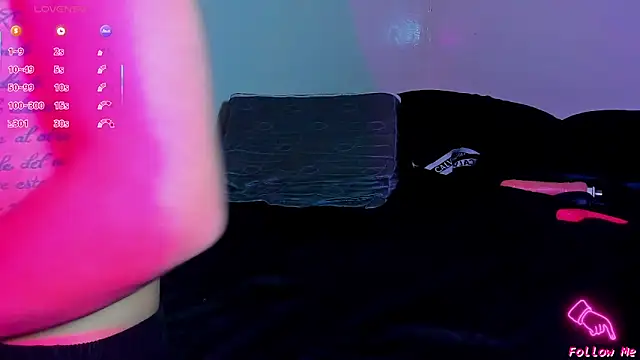 Piggy Eddy online show from 05.05.26