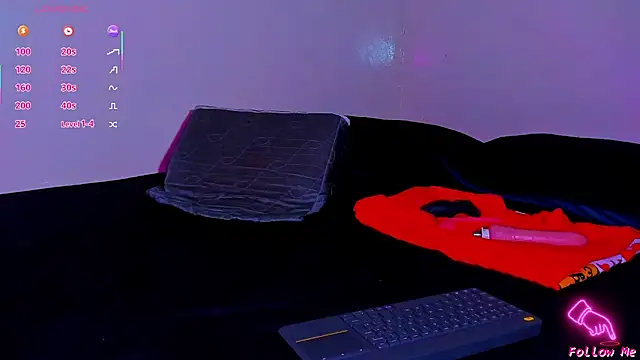 Piggy Eddy online show from 05.05.26