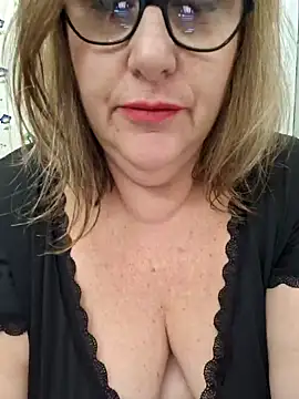 Snapshot of Mara-24 chatting on 01.12.25 Mara-24 online show from 01.12.25