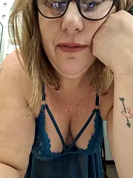 Snapshot of Mara-24 chatting on 01.29.25 Mara-24 online show from 01.29.25