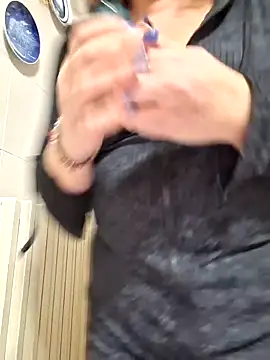 Snapshot of Mara-24 chatting on 02.15.25 Mara-24 online show from 02.15.25