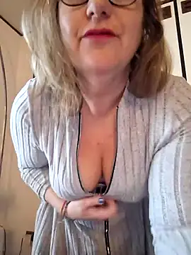 Snapshot of Mara-24 chatting on 02.16.25 Mara-24 online show from 02.16.25