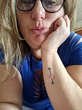 Snapshot of Mara-24 chatting on 02.25.25 Mara-24 online show from 02.25.25