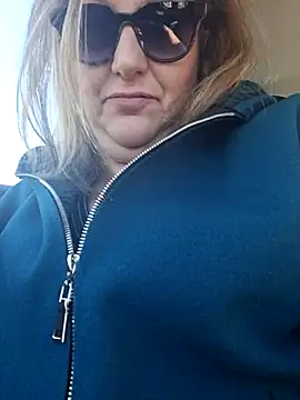 Snapshot of Mara-24 chatting on 03.21.25 Mara-24 online show from 03.21.25