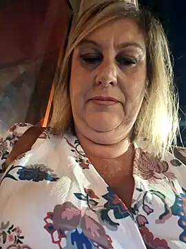 Snapshot of Mara-24 chatting on 09.20.25 Mara-24 online show from 09.20.25