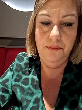 Snapshot of Mara-24 chatting on 11.14.25 Mara-24 online show from 11.14.25