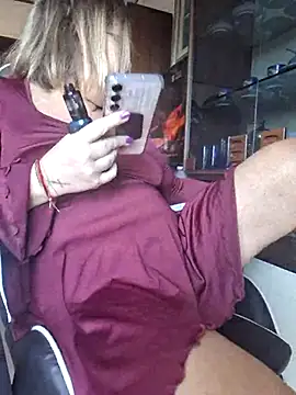 Snapshot of Mara-24 chatting on 01.14.26 Mara-24 online show from 01.14.26