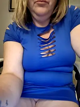 Snapshot of Mara-24 chatting on 04.14.26 Mara-24 online show from 04.14.26