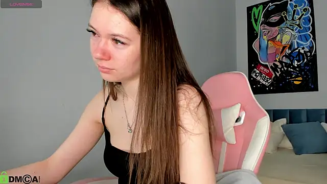 Nicole Charm online show from 02.04.26