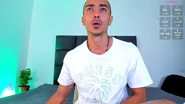 Snapshot of steven_hott8 chatting on 12.15.25 steven hott8 online show from 12.15.25