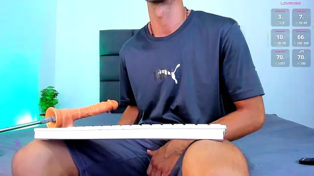 Snapshot of steven_hott8 chatting on 12.16.25 steven hott8 online show from 12.16.25