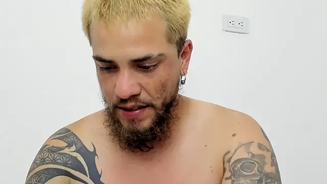Snapshot of Beard_xox chatting on 06.13.26 Beard xox online show from 06.13.26