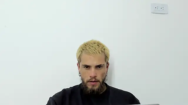 Snapshot of Beard_xox chatting on 06.20.26 Beard xox online show from 06.20.26