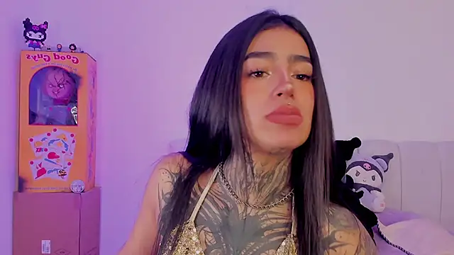 Snapshot of shadowcatt_ chatting on 10.28.25 shadowcatt online show from 10.28.25