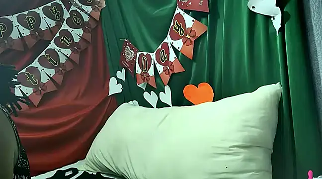 Snapshot of Squirt_Princess chatting on 02.11.25 Squirt Princess online show from 02.11.25