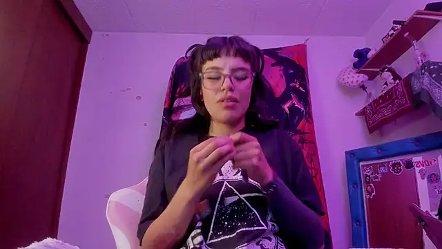 Lucyfx666 online show from 06.18.26