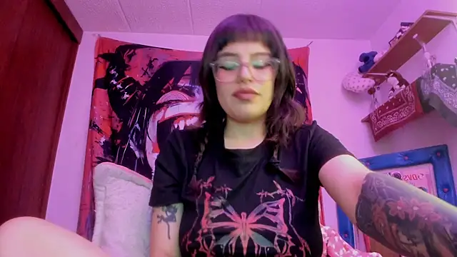 Lucyfx666 online show from 06.20.26