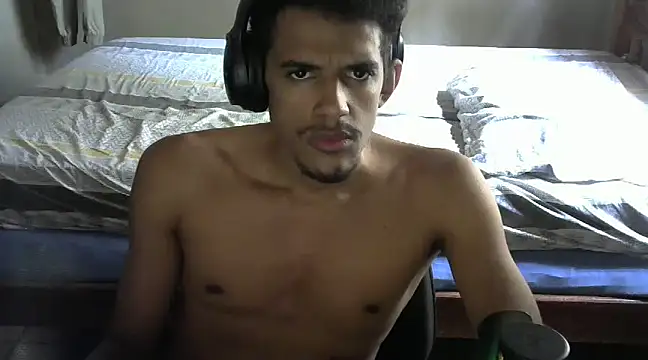 Snapshot of RenziTatte chatting on 01.21.25 RenziTatte online show from 01.21.25