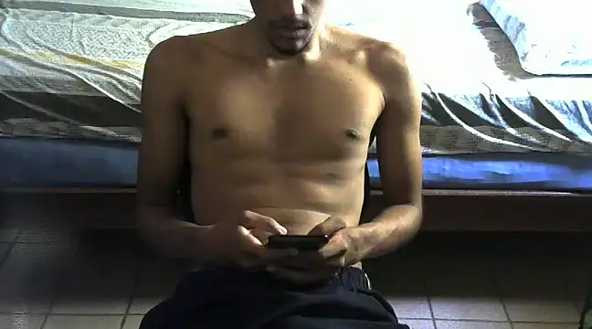 Snapshot of RenziTatte chatting on 01.22.25 RenziTatte online show from 01.22.25