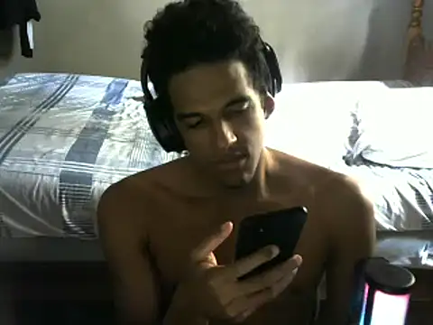 Snapshot of RenziTatte chatting on 02.04.25 RenziTatte online show from 02.04.25