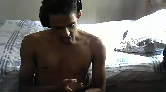 Snapshot of RenziTatte chatting on 03.03.25 RenziTatte online show from 03.03.25