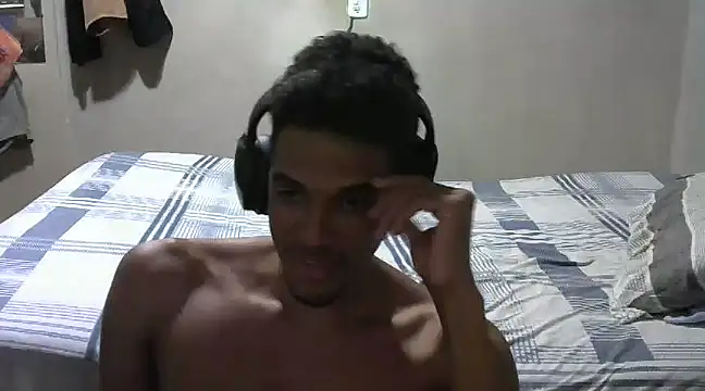 Snapshot of RenziTatte chatting on 03.04.25 RenziTatte online show from 03.04.25