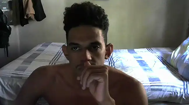 Snapshot of RenziTatte chatting on 03.04.25 RenziTatte online show from 03.04.25