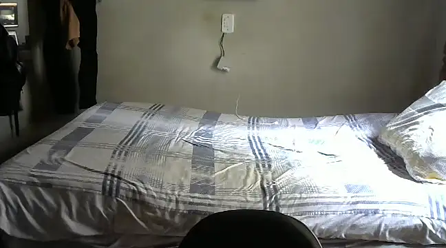 Snapshot of RenziTatte chatting on 03.05.25 RenziTatte online show from 03.05.25