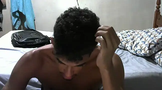 Snapshot of RenziTatte chatting on 03.08.25 RenziTatte online show from 03.08.25