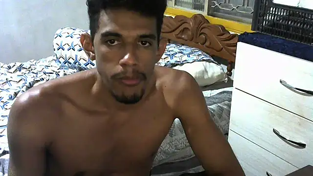 Snapshot of RenziTatte chatting on 03.18.25 RenziTatte online show from 03.18.25